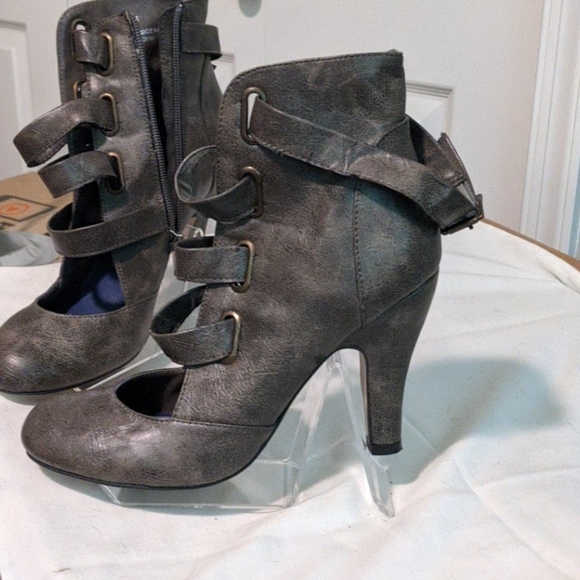 Madden Girl booties - Picture 3 of 8